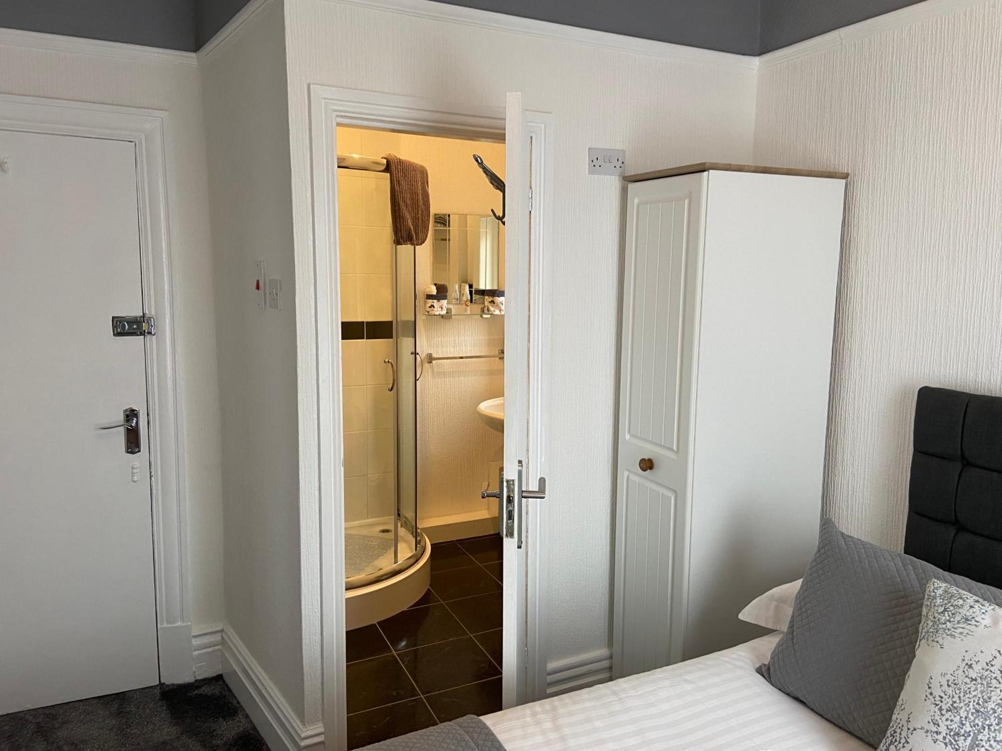 The Beechcliffe Hotel - Over 35'S Only بلاكبول المظهر الخارجي الصورة