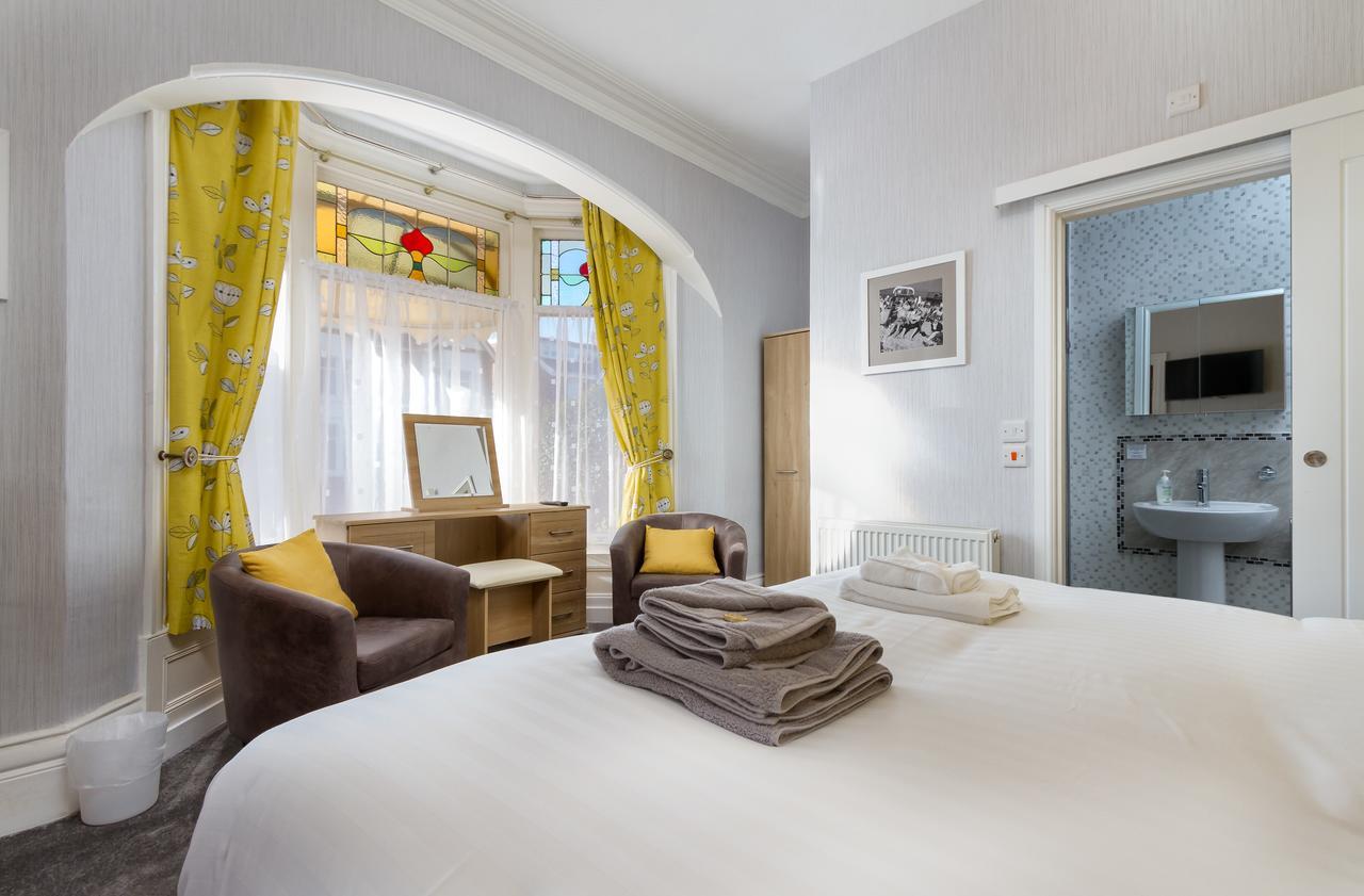 The Beechcliffe Hotel - Over 35'S Only بلاكبول المظهر الخارجي الصورة